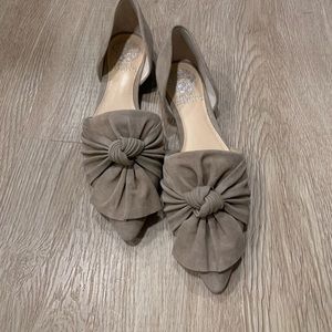 EUC Vince camuto taupe suede flats